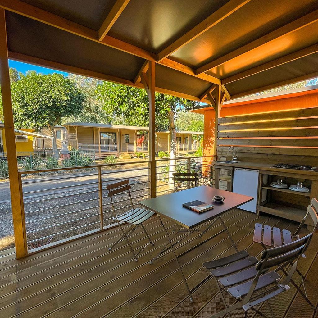 Il Pampaleone Glamping And Resort Acireale Bagian luar foto