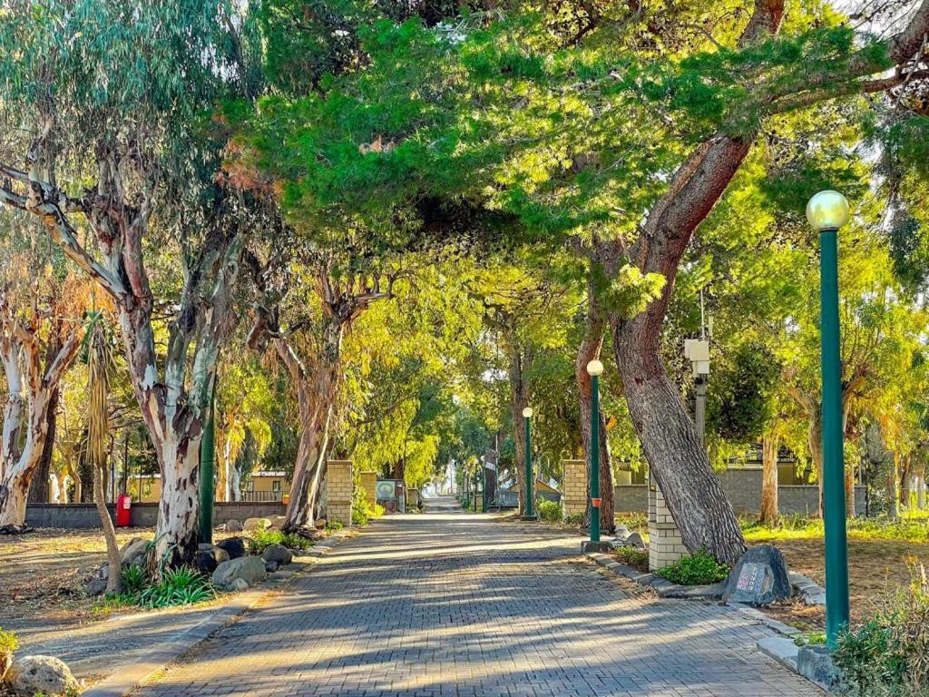 Il Pampaleone Glamping And Resort Acireale Bagian luar foto